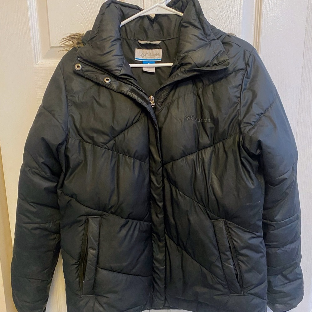 Columbia black Down coat w/ fur lined hood